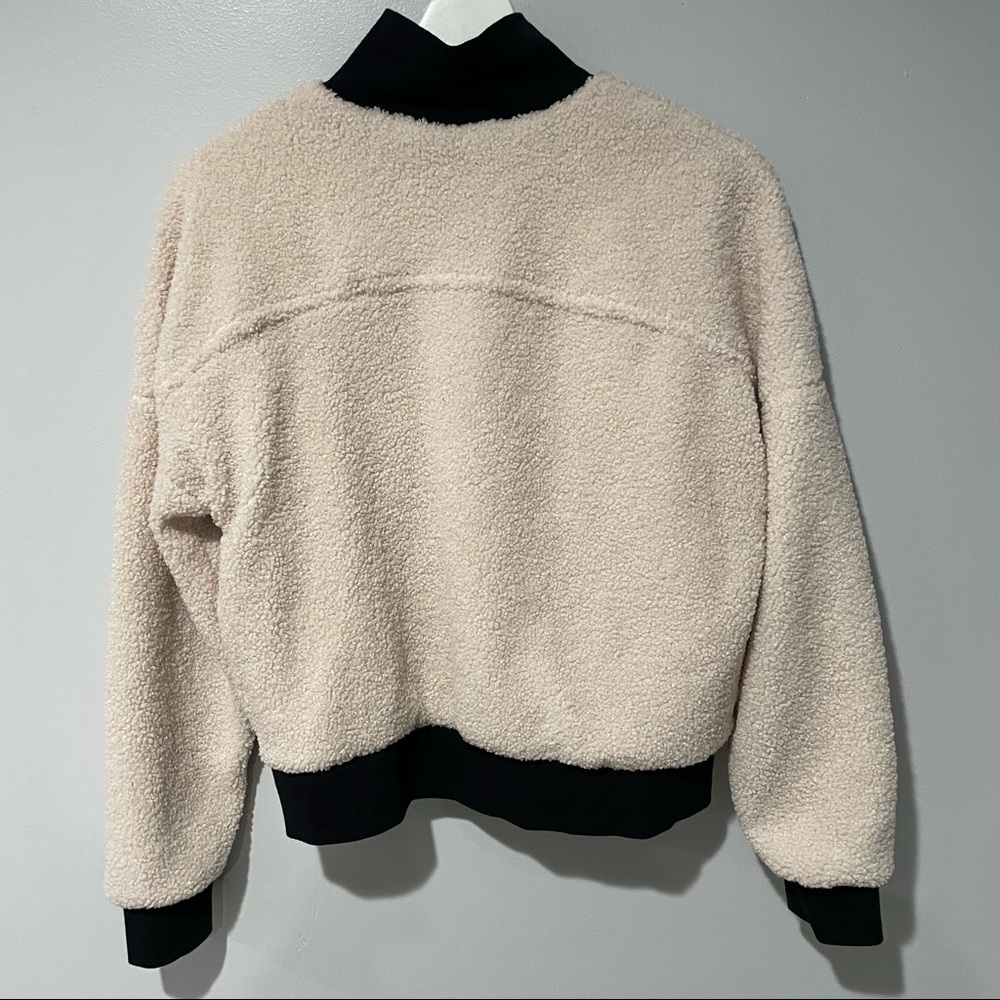 NWT Fabletics Dream Polar Fleece Pullover XS Cream Black - Picture 4 of 7